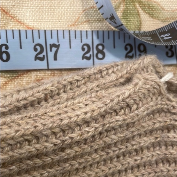 The Row Romie Top Beige Chunky Knit Shrug Poncho Size M/L NWT - Picture 9 of 13